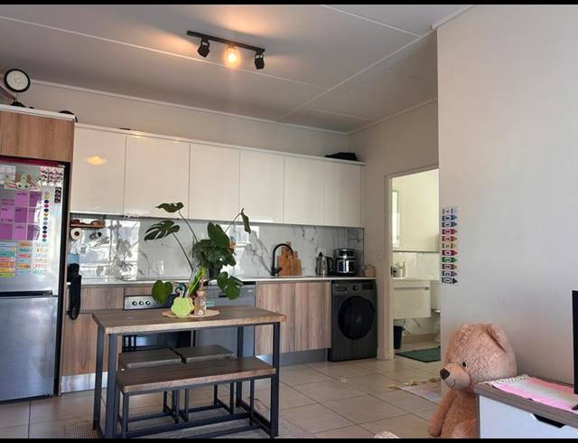 1 BEDROOM APARTMENT FOR SALE IN SANDOWN